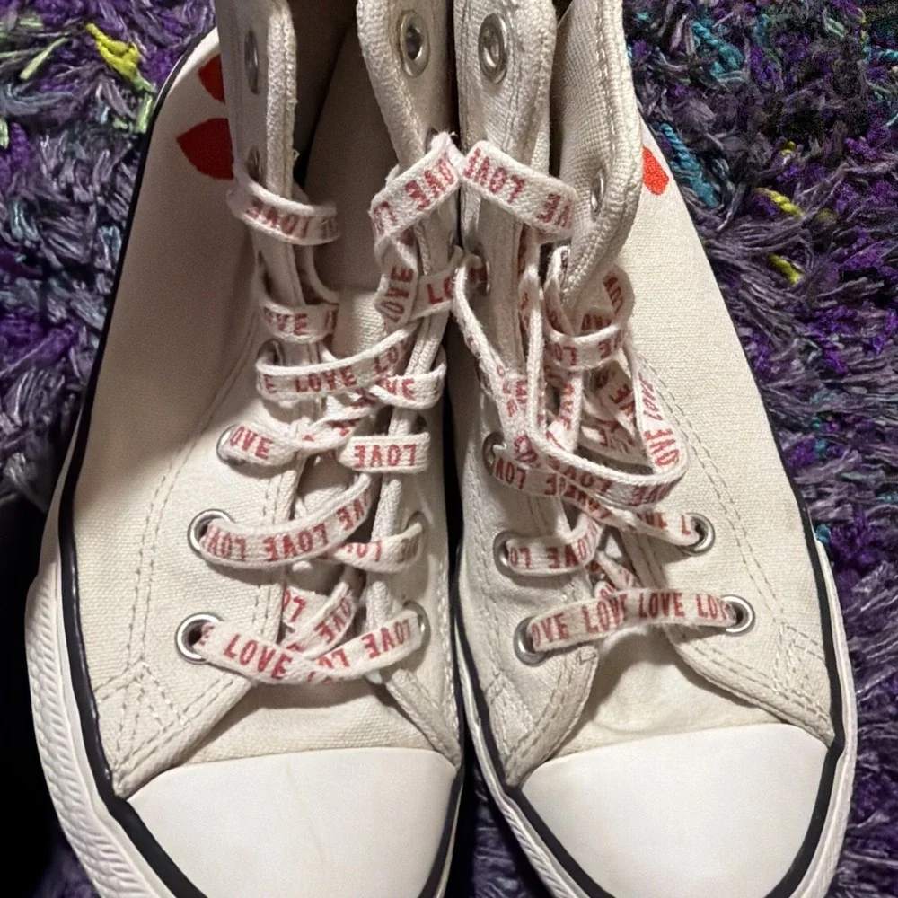 Converse Chuck Taylor All Star Youth Size 2 hearts Love Laces